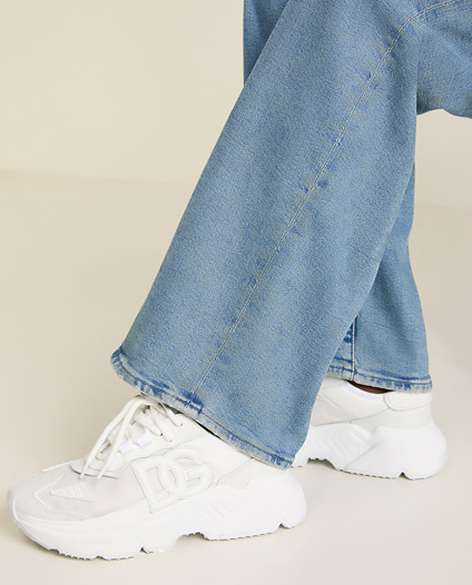 סניקרס לבנות